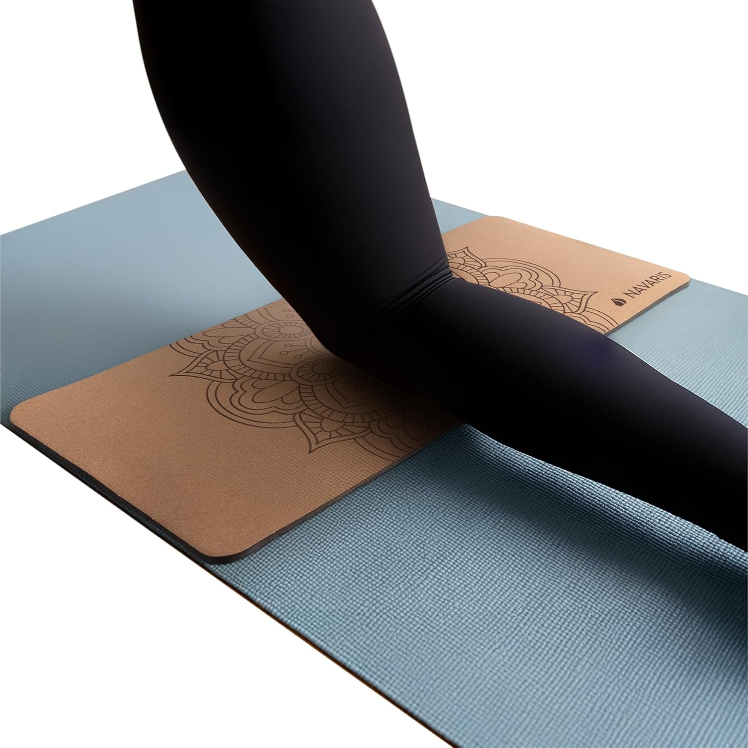 Navaris Cork Yoga Knee Pad – Non Slip for Exercise Mats – 0.2″ (6mm) Extra Thick Yoga Mat Padding for Pilates & Home Exercise Mat – Travel Lightweight & Rollable – For Men & Women